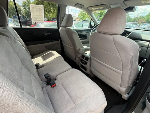 Used 2021 Honda Pilot EX image 12