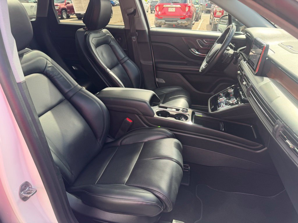 Used 2022 Lincoln Corsair Reserve w/ Equipment Group 201A AWD/4WD image 15