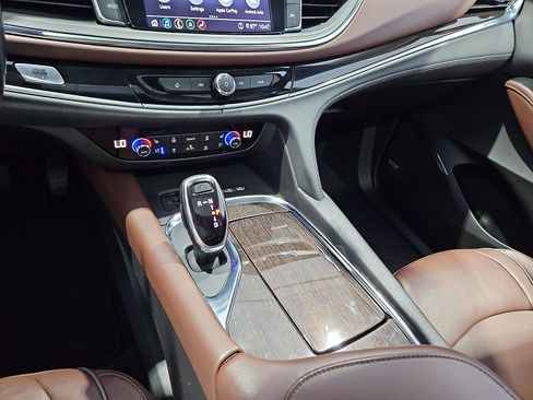 Used 2021 Buick Enclave Avenir w/ Avenir Technology Package AWD/4WD image 22