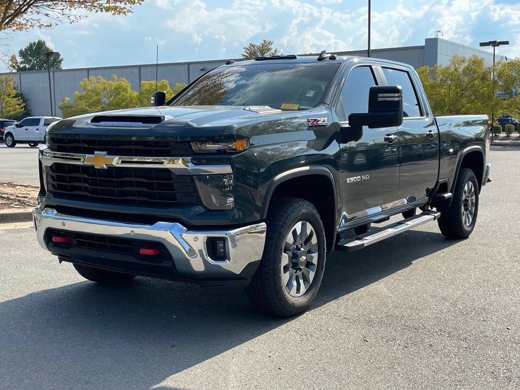 Used 2026 Chevrolet Silverado 2500 LT w/ All Star Edition AWD/4WD image 3