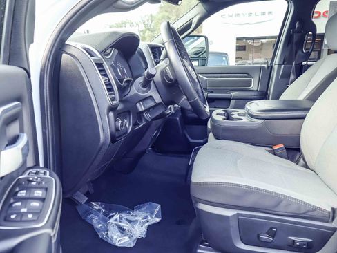 Used 2024 RAM 3500 Big Horn image 2