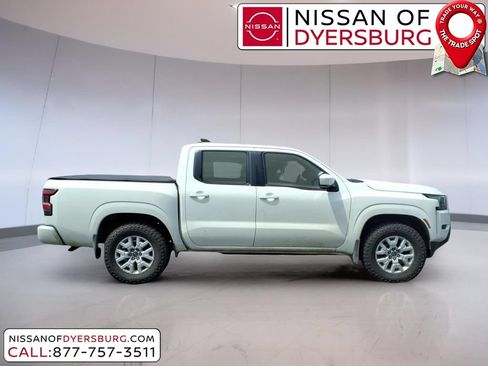 Used 2022 Nissan Frontier SV w/ Technology Package AWD/4WD image 2