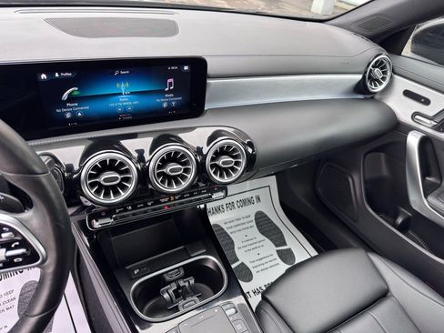 Used 2021 Mercedes-Benz CLA 250 4MATIC image 24