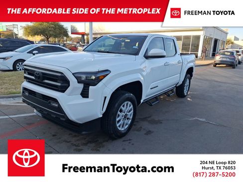 Used 2024 Toyota Tacoma SR5 image 1