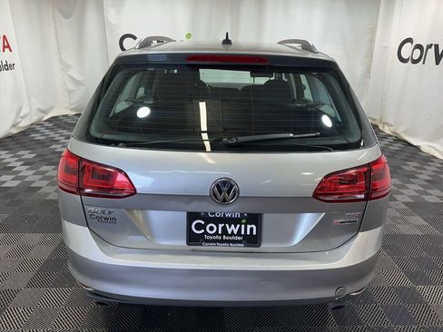 Used 2017 Volkswagen Golf S image 7