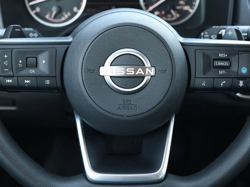 Used 2024 Nissan Rogue SV FWD image 16