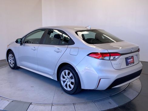Used 2022 Toyota Corolla LE FWD image 3