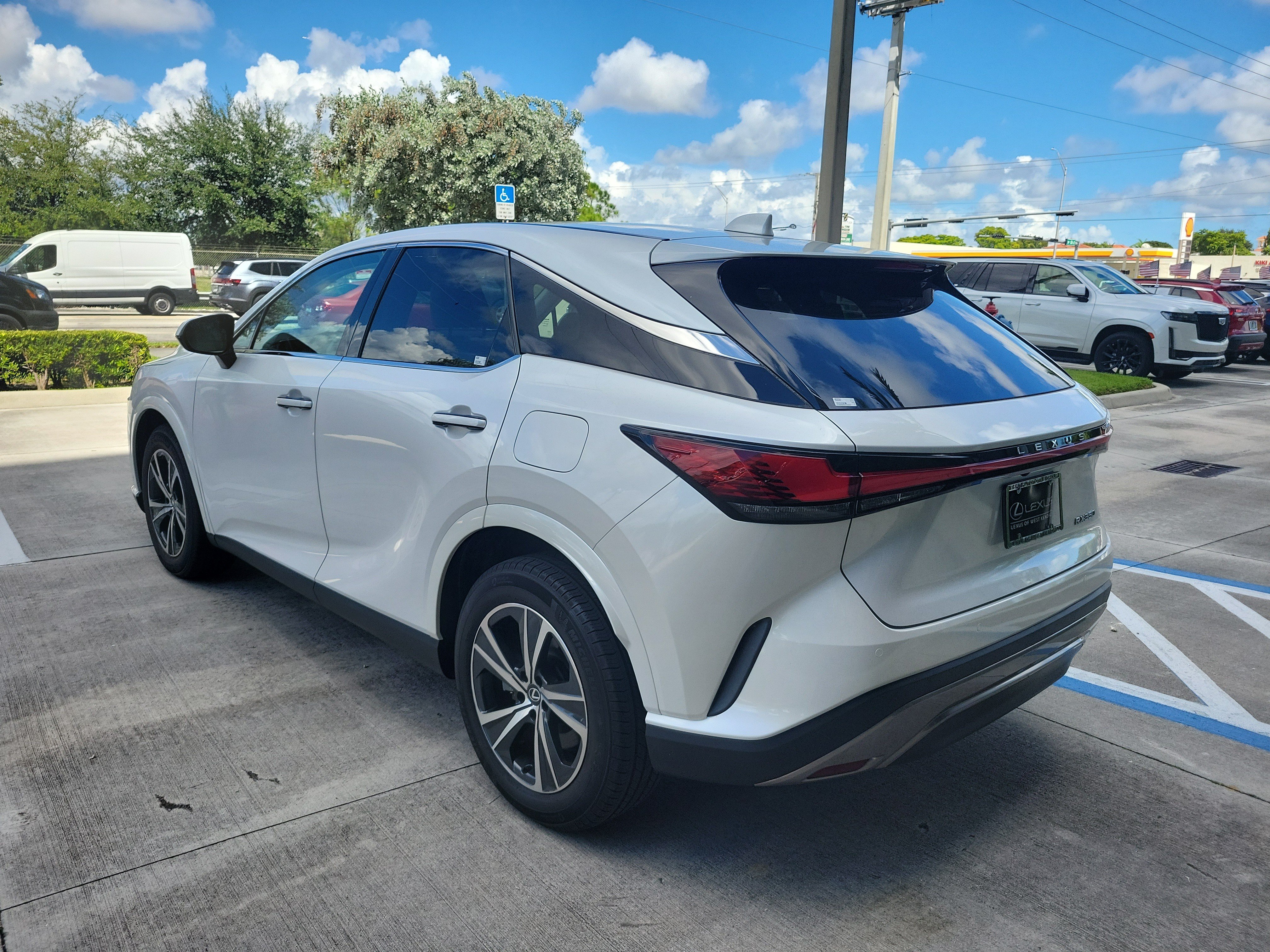 Used 2024 Lexus RX 350 FWD w/ Technology Package image 6
