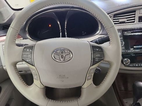Used 2012 Toyota Avalon FWD image 25