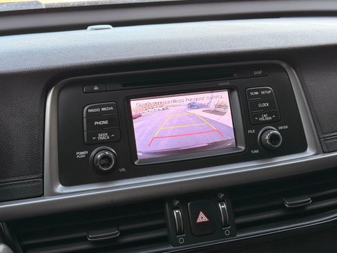 Used 2016 Kia Optima LX image 29