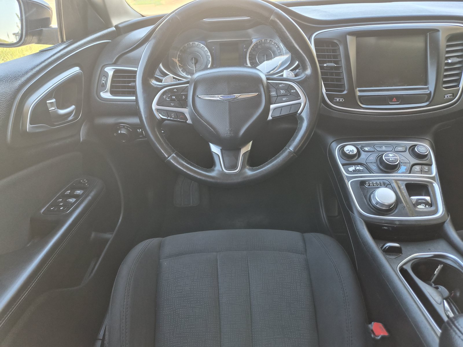 Used 2016 Chrysler 200 Limited w/ Convenience Group FWD image 9