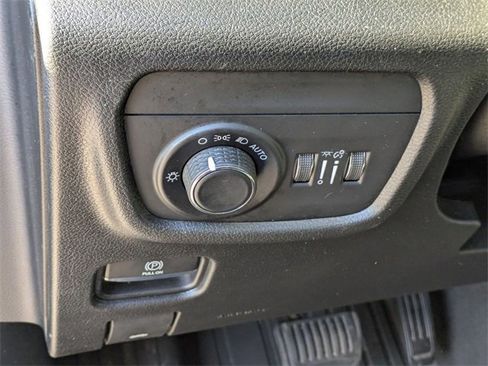 Used 2022 Jeep Grand Cherokee L Altitude image 14