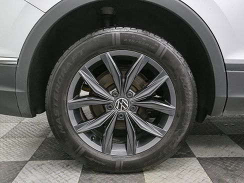 Used 2022 Volkswagen Tiguan SE image 17