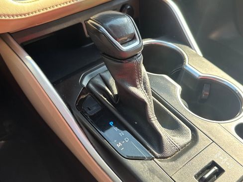 Used 2022 Toyota Highlander XLE image 27