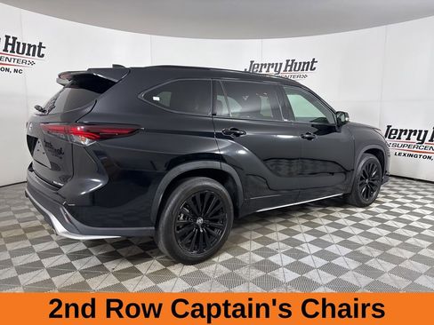 Used 2025 Toyota Highlander XSE AWD/4WD image 5