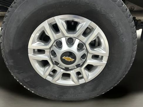 Used 2025 Chevrolet Silverado 2500 LT w/ Safety Package AWD/4WD image 37