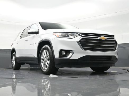 Used 2021 Chevrolet Traverse LT FWD image 31