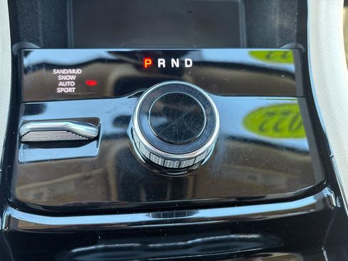 Used 2022 Jeep Grand Cherokee L Limited w/ Luxury Tech Group II image 31