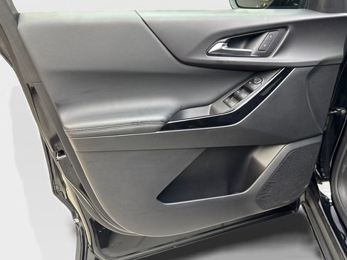 Used 2025 Chevrolet Equinox LT FWD image 31