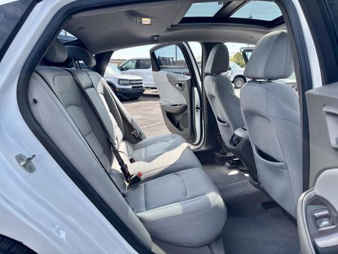 Used 2018 Chevrolet Malibu LT FWD image 9