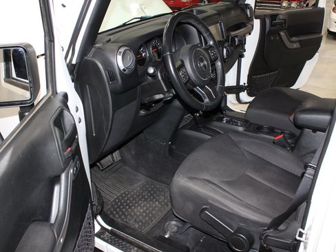 Used 2016 Jeep Wrangler Unlimited Sport w/ Quick Order Package 24S AWD/4WD image 7