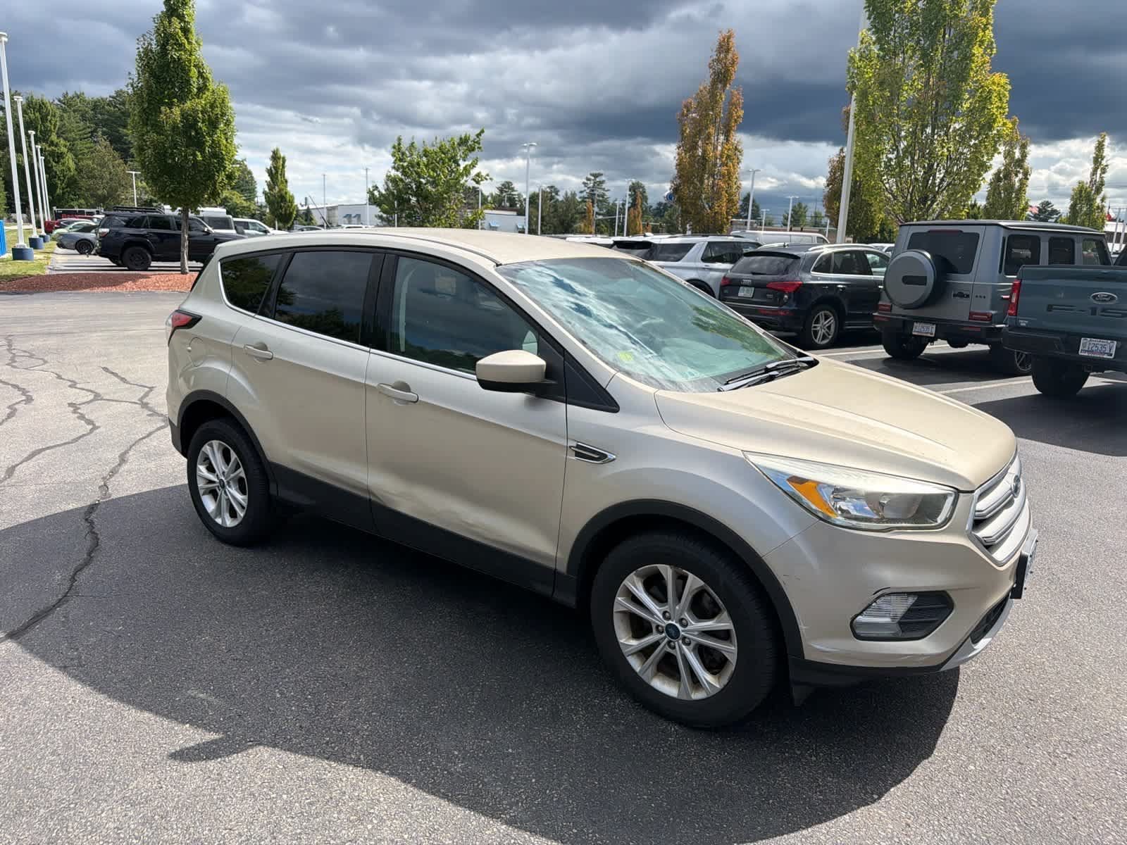 Used 2017 Ford Escape SE AWD/4WD image 5