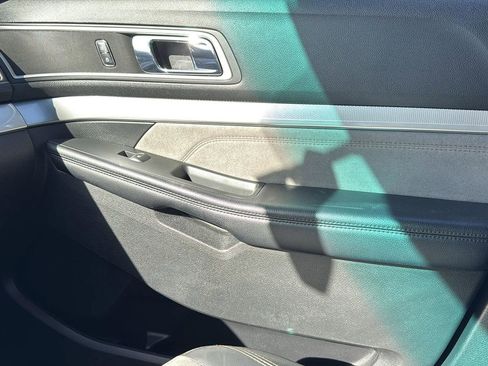 Certified 2017 Ford Explorer XLT w/ Equipment Group 202A image 24