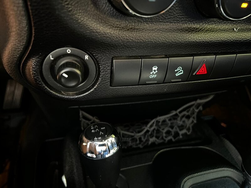 Used 2018 Jeep Wrangler Sport AWD/4WD image 26