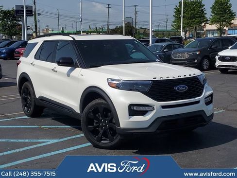 Used 2023 Ford Explorer ST-Line AWD/4WD image 1