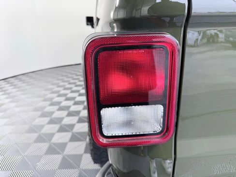 Used 2023 Jeep Gladiator Willys image 28