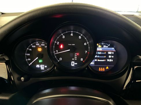 Used 2024 Porsche Macan Turbo image 20