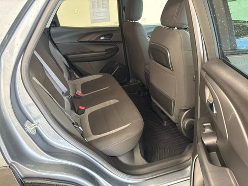 Used 2022 Chevrolet TrailBlazer LT w/ Convenience Package FWD image 15
