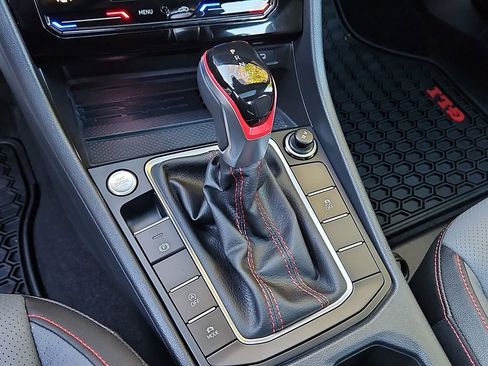 Certified 2025 Volkswagen Jetta GLI Autobahn image 15