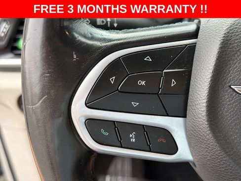 Used 2021 Chrysler Pacifica Touring-L FWD image 39