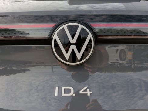 Used 2023 Volkswagen ID.4 Pro image 34