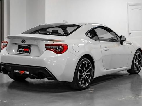 Used 2020 Toyota 86 RWD image 7