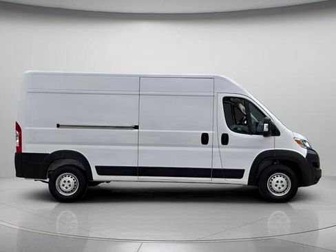 Used 2026 RAM ProMaster 2500 w/ Convenience Group FWD image 5