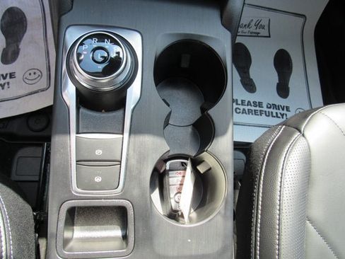 Used 2025 Ford Escape Platinum w/ Premium Technology Package AWD/4WD image 23