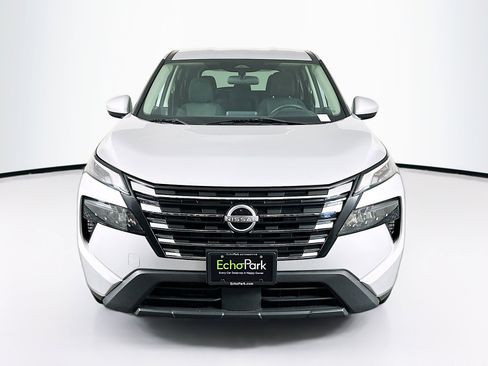 Used 2024 Nissan Rogue SV FWD image 2