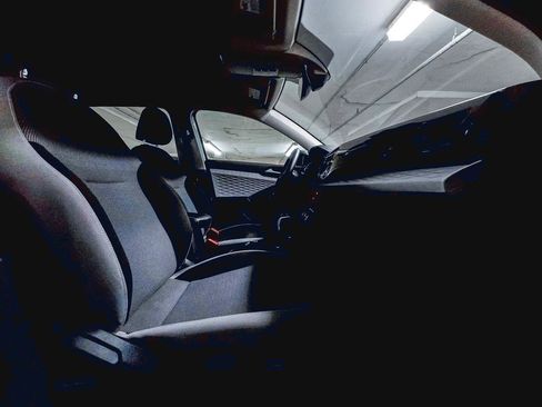 Used 2022 Volkswagen Taos S image 32