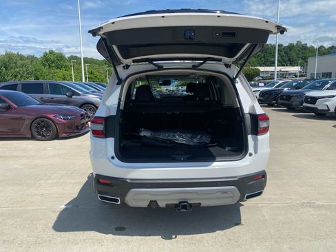 Certified 2025 Honda Pilot Touring image 18