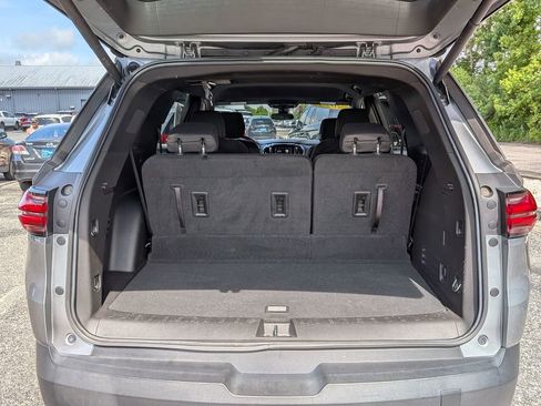 Used 2023 Chevrolet Traverse LT FWD image 26