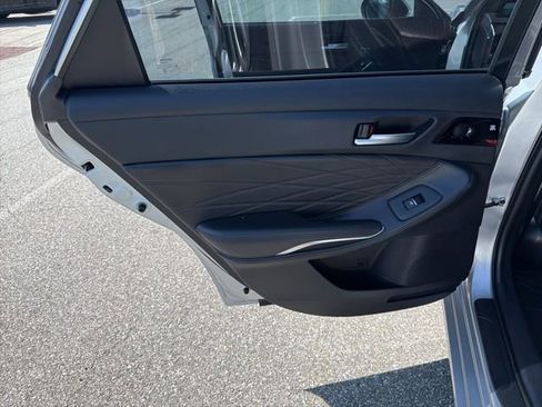 Used 2022 Toyota Avalon Limited w/ Advanced Safety Package image 14
