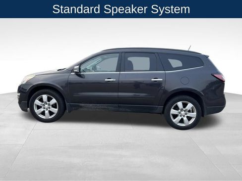 Used 2016 Chevrolet Traverse LT w/ Style and Technology Package FWD image 9
