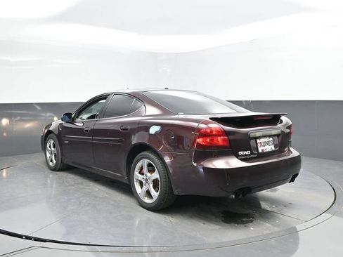Used 2005 Pontiac Grand Prix GXP w/ Premium Audio Package FWD image 9