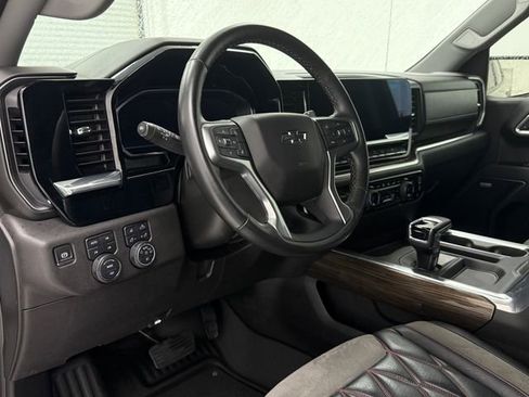 Used 2025 Chevrolet Silverado 1500 RST AWD/4WD image 9