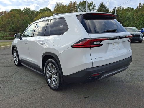 Used 2025 Toyota Grand Highlander Limited image 23