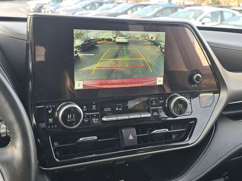 Used 2023 Toyota Highlander Limited AWD/4WD image 27