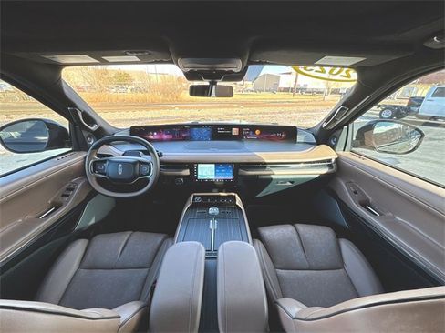 Used 2025 Lincoln Navigator L Black Label image 21