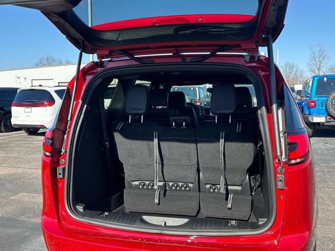 New 2026 Chrysler Pacifica Select w/ S Appearance Package FWD image 13